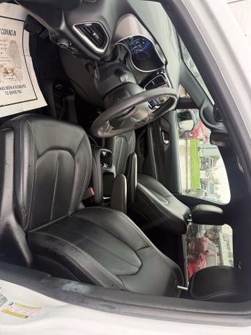 2025 Chrysler Pacifica Select FWD