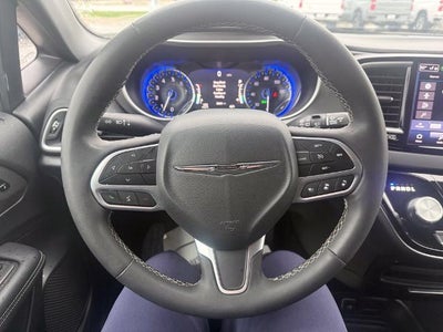 2025 Chrysler Pacifica Select FWD