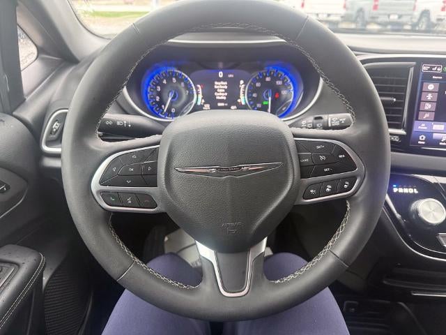 2025 Chrysler Pacifica Select FWD