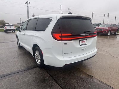 2025 Chrysler Pacifica Select FWD