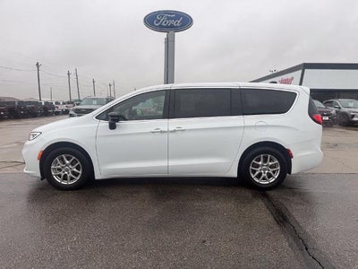 2025 Chrysler Pacifica Select FWD