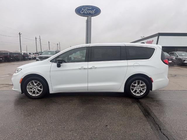 2025 Chrysler Pacifica Select FWD
