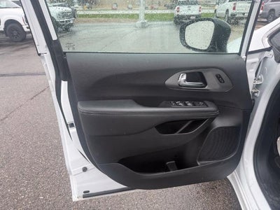 2025 Chrysler Pacifica Select FWD