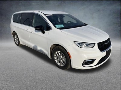 2025 Chrysler Pacifica Select FWD