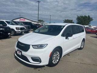 2025 Chrysler Pacifica Select FWD