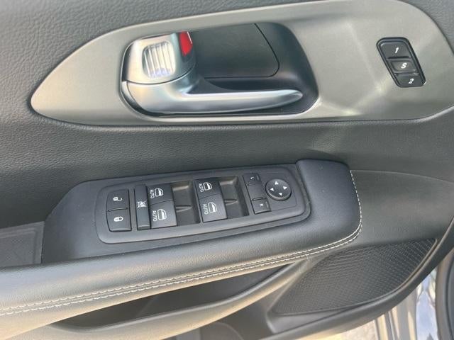 2025 Chrysler Pacifica Select FWD