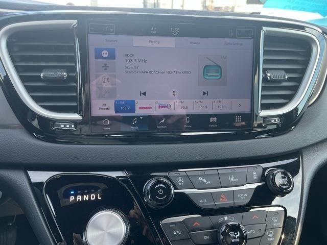 2025 Chrysler Pacifica Select FWD