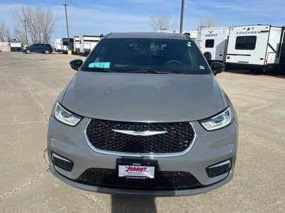 2025 Chrysler Pacifica Select FWD