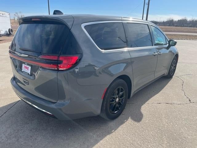 2025 Chrysler Pacifica Select FWD