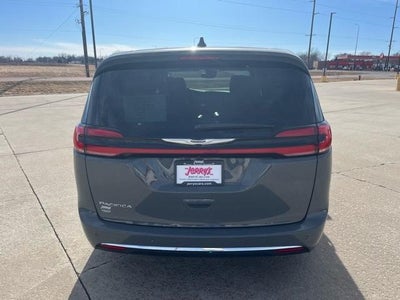 2025 Chrysler Pacifica Select FWD