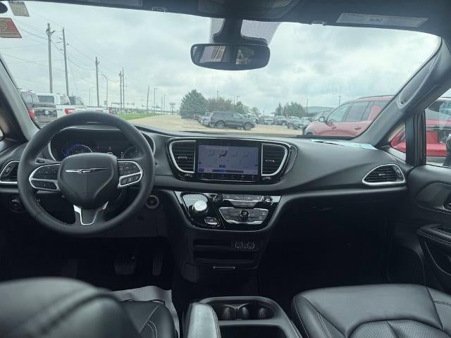 2025 Chrysler Pacifica Select FWD