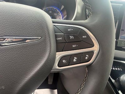 2025 Chrysler Pacifica Select FWD