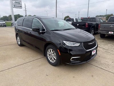 2025 Chrysler Pacifica Select FWD