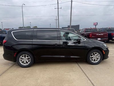 2025 Chrysler Pacifica Select FWD
