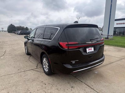 2025 Chrysler Pacifica Select FWD