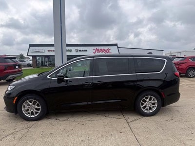 2025 Chrysler Pacifica Select FWD