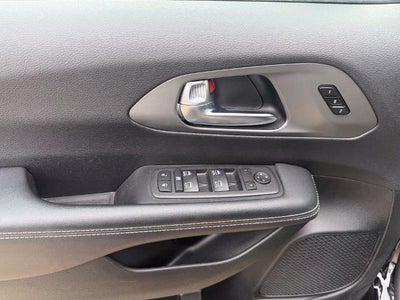 2025 Chrysler Pacifica Select FWD