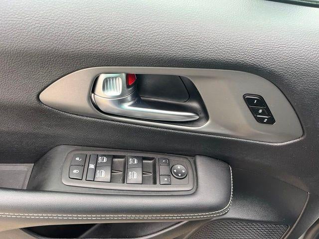 2025 Chrysler Pacifica Select FWD