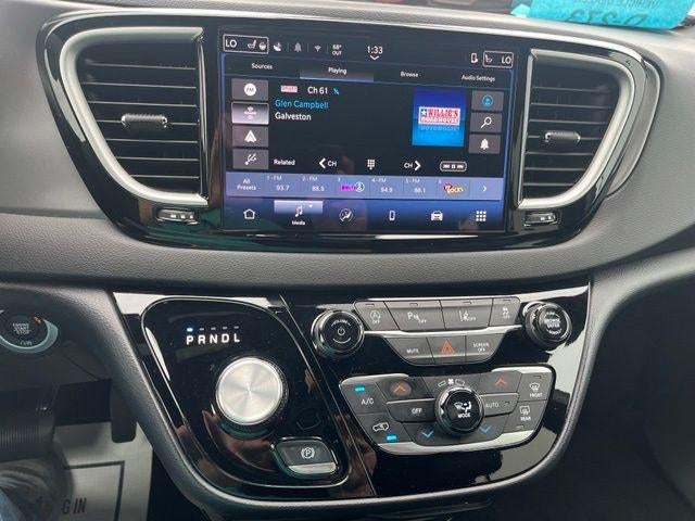 2025 Chrysler Pacifica Select FWD