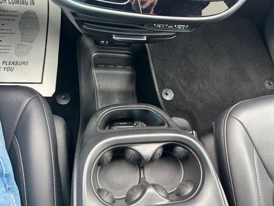 2025 Chrysler Pacifica Select FWD