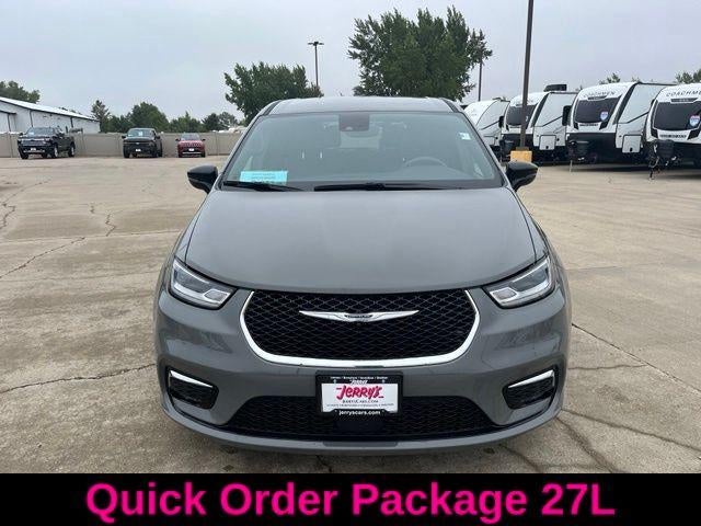 2025 Chrysler Pacifica Select FWD