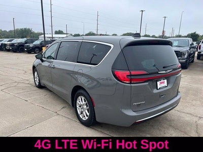 2025 Chrysler Pacifica Select FWD