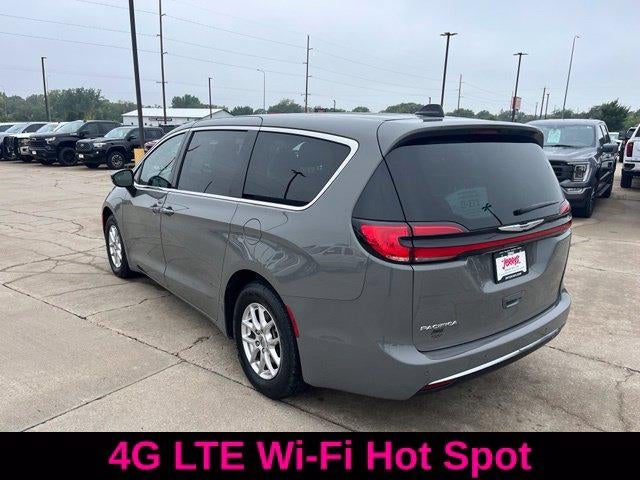 2025 Chrysler Pacifica Select FWD