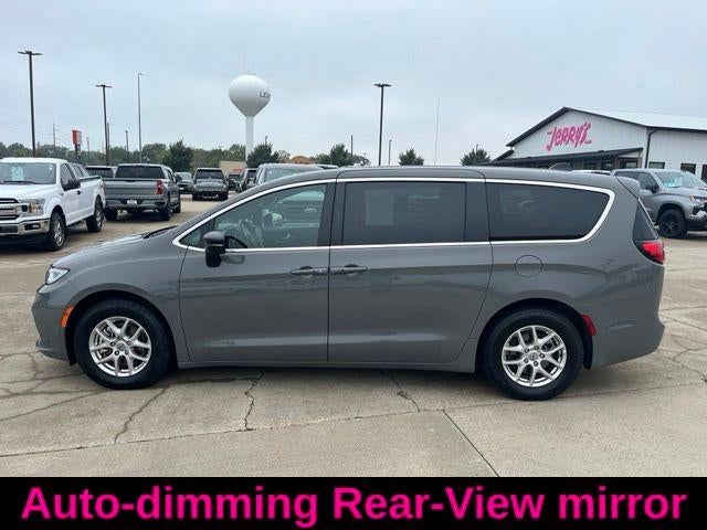 2025 Chrysler Pacifica Select FWD