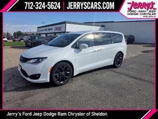 2020 Chrysler Pacifica Touring FWD