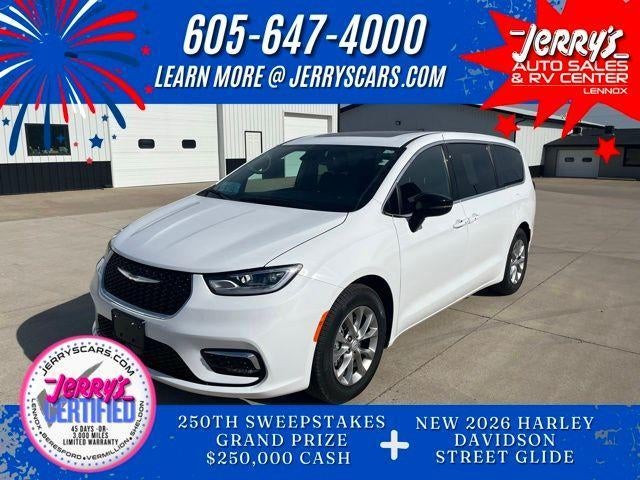 2026 Chrysler Pacifica Limited's photo