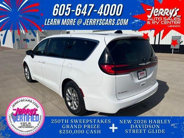 2026 Chrysler Pacifica Limited FWD