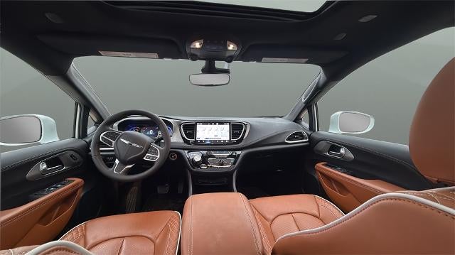 2024 Chrysler Pacifica Hybrid Pinnacle FWD