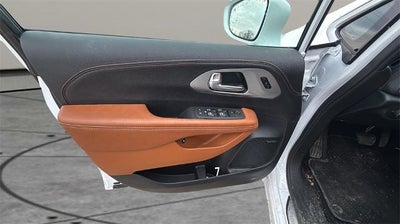 2024 Chrysler Pacifica Hybrid Pinnacle FWD