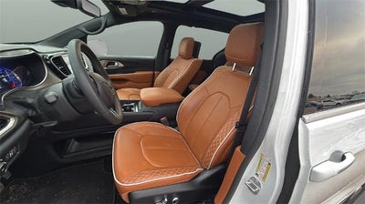 2024 Chrysler Pacifica Hybrid Pinnacle FWD