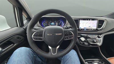 2024 Chrysler Pacifica Hybrid Pinnacle FWD