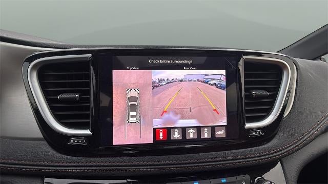 2024 Chrysler Pacifica Hybrid Pinnacle FWD