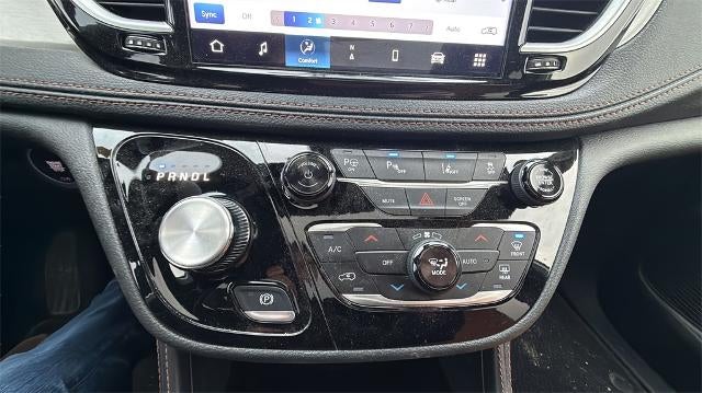 2024 Chrysler Pacifica Hybrid Pinnacle FWD