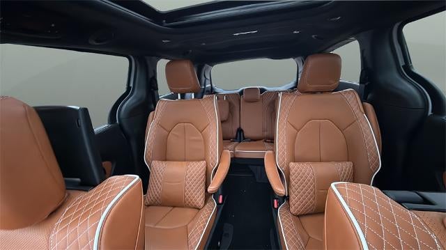 2024 Chrysler Pacifica Hybrid Pinnacle FWD