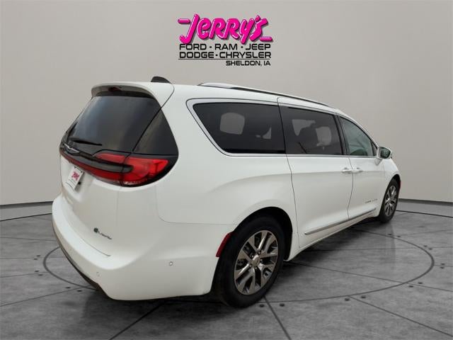 2024 Chrysler Pacifica Hybrid Pinnacle FWD