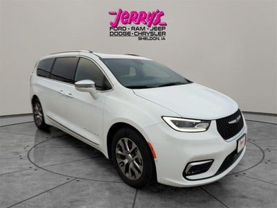 2024 Chrysler Pacifica Hybrid Pinnacle FWD