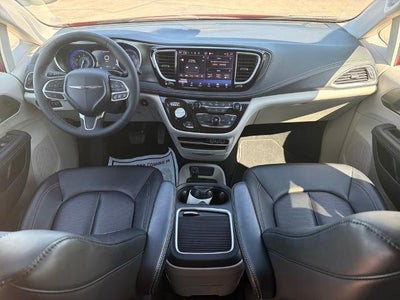 2024 Chrysler Pacifica Touring L AWD