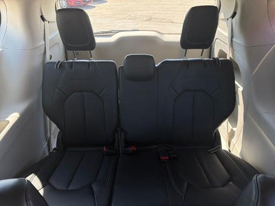 2024 Chrysler Pacifica Touring L AWD