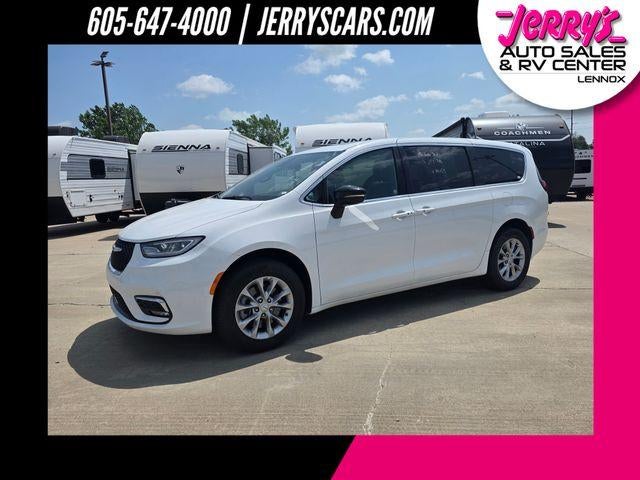2026 Chrysler Pacifica Limited AWD's photo