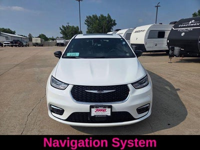 2026 Chrysler Pacifica Limited AWD