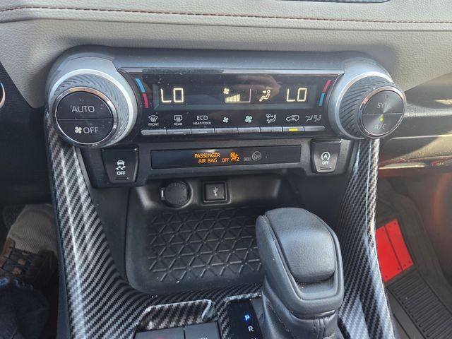 2020 Toyota RAV4 XLE AWD (Natl)