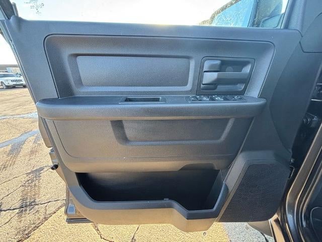 2017 RAM 1500 Express 4x4 Crew Cab 5'7" Box