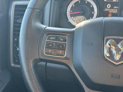 2017 RAM 1500 Express 4x4 Crew Cab 5'7" Box