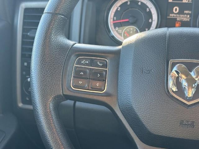 2017 RAM 1500 Express 4x4 Crew Cab 5'7" Box