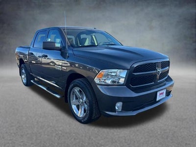 2017 RAM 1500 Express 4x4 Crew Cab 5'7" Box