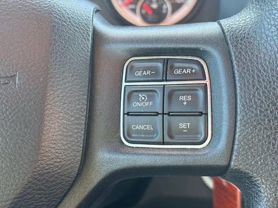 2017 RAM 1500 Express 4x4 Crew Cab 5'7" Box